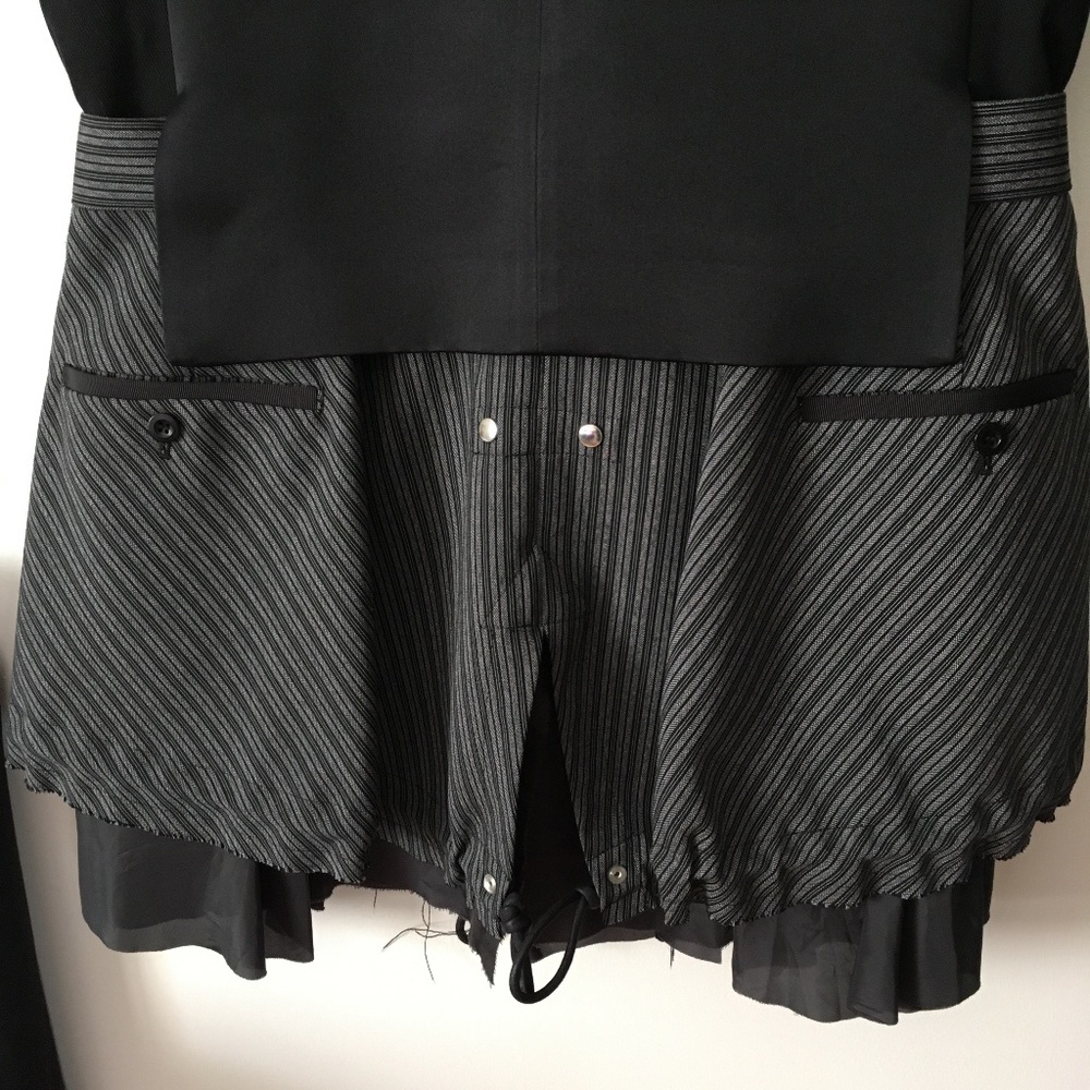 New SACAI Runway 3138 Black + Pinstripe Dress 3 M - Picture 10 of 10